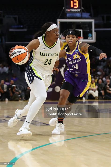 Los Angeles visits Dallas following Ogunbowale’s 25-point outing