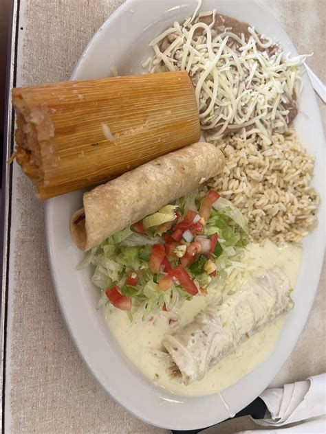 Tortilleria Los Compadres is a popular food and beverage establishment located in Ponca City, OK, known for serving delicious tacos and burritos. With a loyal following and positive reviews, it has become a go-to spot for locals and visitors alike.. 