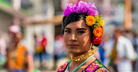 27 de set. de 2022 ... ... el folklore mexicano con la libertad sexual: los Muxes. En Oaxaca, uno de los estados más representativos del país, existe una pequeña .... 