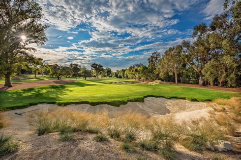 Los robles golf. Come On In! The Oaks Bar & Grill at Los Robles Greens is open for indoor dining! New weekly specials like our chicken teriyaki bowl now available! Enjoy a delicious, cold draft beverage while you... 