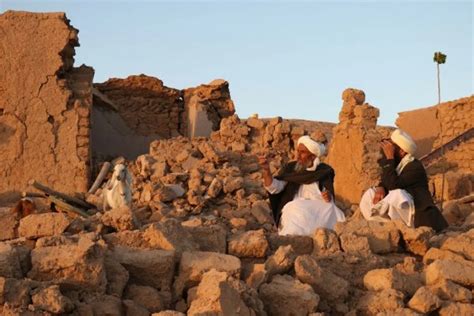 Los talibanes dicen que más de 2.000 personas han muerto en el terremoto que sacudió el oeste de Afganistán