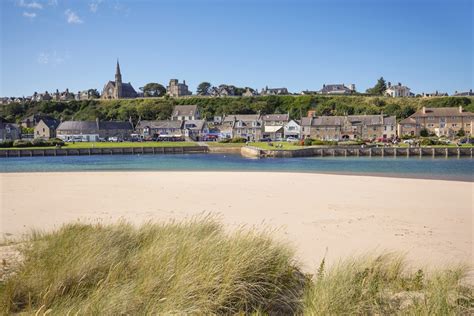 Lossiemouth Visitor Guide - Accommodation, Things To Do & More