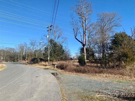 Lots for sale charlotte nc. Find waterfront land for sale in Charlotte, NC including buildable waterfront lots, properties with water access, and land with ponds, creeks, or waterfalls. The 33 matching properties for sale near Charlotte have an average listing … 