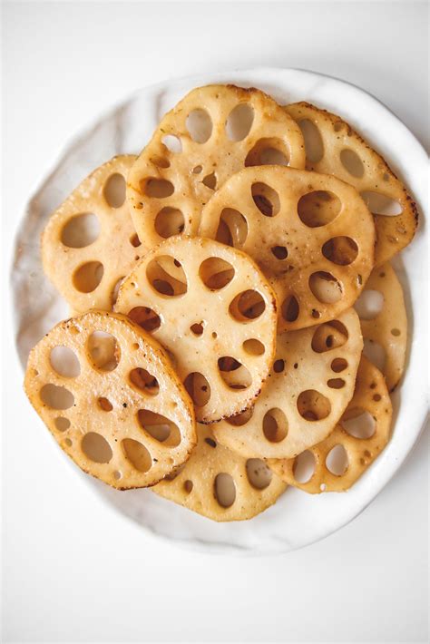 Lotus food. Lotus Root Nutrition Facts. A half-cup of boiled lotus root (60g) provides 40 calories, 1g of protein, 9.6g of carbohydrates, and 0g of fat. Lotus root is an excellent source of vitamin C, fiber, and vitamin B6. … 