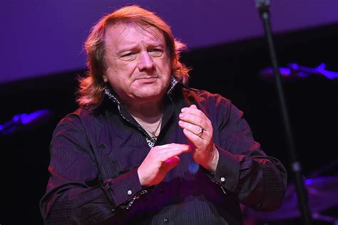 Lou gramm. Original Foreigner singer Lou Gramm claims his former band was blackballed from the Rock & Roll Hall of Fame. In a recent interview with Good Day Rochester, Gramm noted that Foreigner’s ... 
