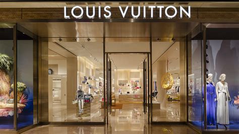 NOW OPEN. Since 1854, Louis Vuitton has brought unique designs to the world, combining innovation with style, always aiming for the finest quality. Discover Louis Vuitton’s commitment to fine craftsmanship through a selection of men’s leather goods, accessories, and more.. 