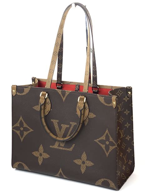 Louis vuitton on the go pm. Jan 15, 2024 · A LV dupe doesn’t necessarily have to be a knockoff, but rather an inspired product of the original thing. Take the LV Neverfull bag. Louis Vuitton first priced the Neverfull at $575 – $665 in 2007, fast forward to 2024, Louis Vuitton Neverfull retails for a whooping $2030, and is only expected to keep increasing. 