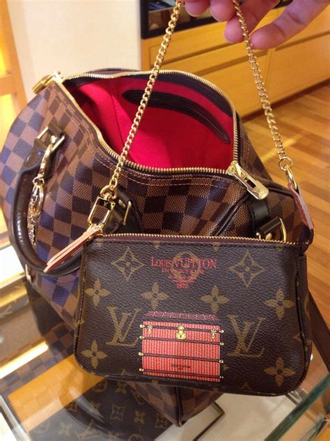 Louis vuitton purseforum. Yes it is slightly smaller in size, just thought the black is more classy and chic and timeless. But then when I looked on internet most people have the monogram lol I just thought having that LV print on your chest is a bit too much or it is nicer on teenagers. Jeepgurl76. M. 