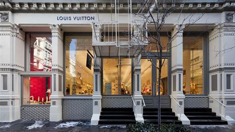 Louis vuitton soho. Louis Vuitton Soho Pop-Up. 102 Prince St. 10012 New York, United States. +1.212.274.9090. Online booking is currently unavailable, please check back at a later time. Driving directions. 