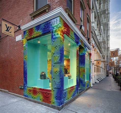 Louis vuitton soho location. Jun 29, 2021 · Louis Vuitton is bringing its temporary residence back to New York City’s SoHo. The new residence opening on June 30 is dedicated to sunglasses, jewelry and sneakers designed by Virgil Abloh ... 