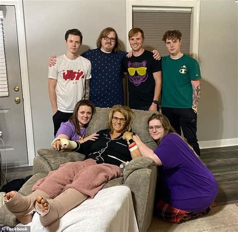 Louisiana siblings killed by drunk driver. Aug 1, 2023 · A Louisiana family has turned to TikTok and other forms of social media to share their story and spread awareness after the three youngest of their nine children were killed by a drunk driver in 2021. 