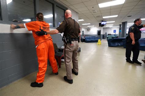 Louisville metro corrections. Things To Know About Louisville metro corrections. 