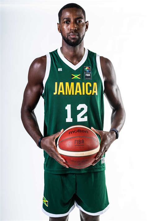 Louvre urged to speed up safety improvements in audit conducted before robbery