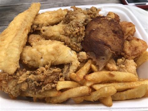 Love's fish box kings mountain nc. Cool. Diane S. Kings Mountain, NC. 44 friends. 48 reviews. 5 photos. 2/20/2021. Not so good yesterday- we ordered perch dinner shrimp with baked potatoes to eat in. Order ready in 10 minutes which is ok but fish was cool / not hot and bland seasoning to both fish and shrimp. Baked potatoes were hot therefore the 2 stars. 