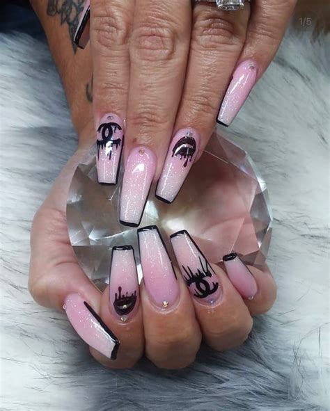 Mobile Nail techs in Columbia, SC Columbia’s best mobile nail technic