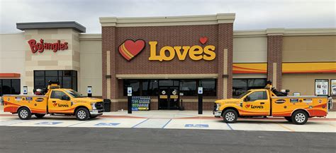 Loves truck stops in indiana. OKLAHOMA CITY, Jan. 14, 2021 - Love's Travel Stops is now serving customers in Huntington, Indiana, thanks to a truck stop that opened Thursday. The Huntington … 