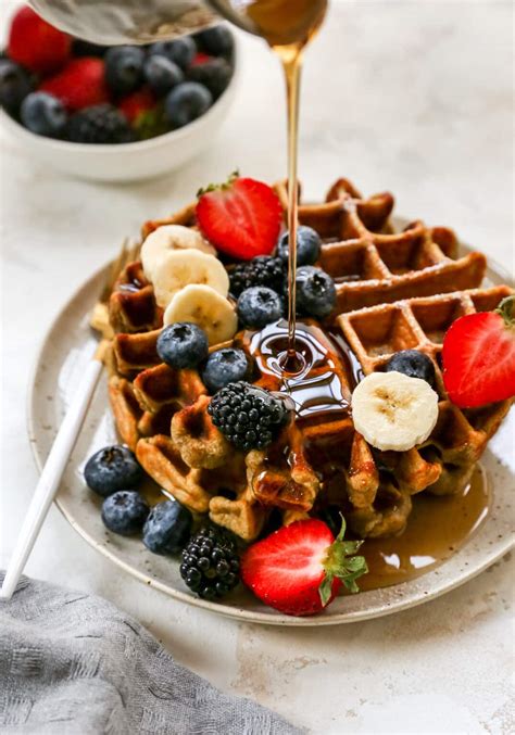 Low carb waffles. A single serving of high protein waffles is so easy to make. All you need is a blender and a waffle iron. Place all the ingredients into a blender or small food processor and pulse until smooth. Allow the mixture to rest for 5-10 minutes. Preheat the waffle iron while the batter is resting. 