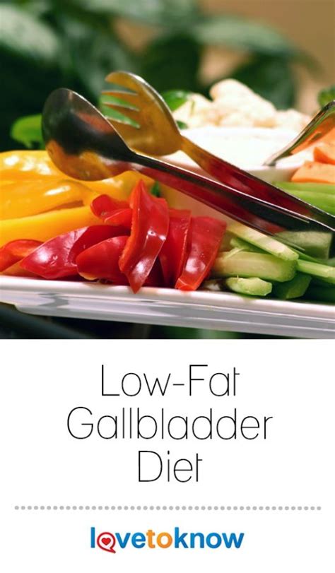 Low fat gallbladder diet recipes. Although there isn't a set gallbladder removal diet, the following tips may help reduce problems with diarrhea after you've had your gallbladder out: Go easy on the fat. Don't eat high-fat foods, fried and greasy foods, and fatty sauces and gravies for at least a week after surgery. Instead, choose fat-free or low-fat foods. Low-fat foods are ... 