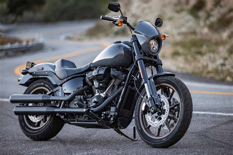 Low rider s. Dec 13, 2022 · Harley-Davidson Low Rider S Review. The power delivery is best described as effortless. You can get to 100 km/h pretty quickly without passing 3000 rpm in any gear. At 100 km/h the big crank is ... 