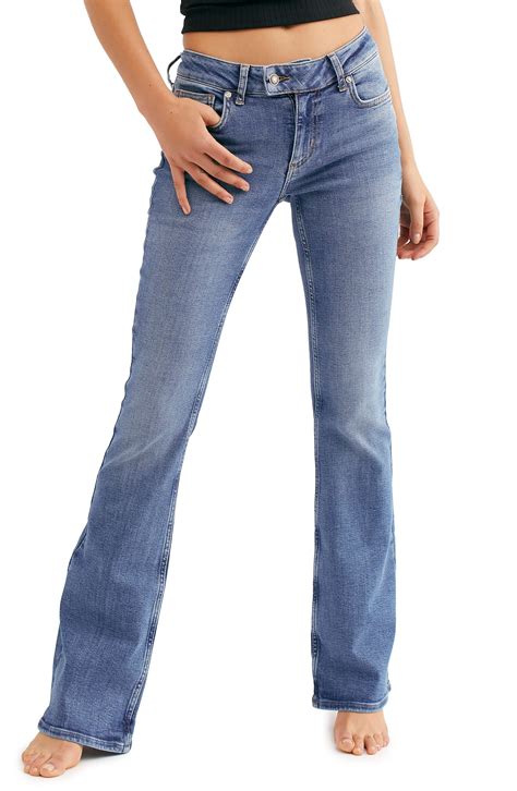 Low rise jeans. Aug 17, 2023 ... Well, we've reached new lows—sartorially speaking, anyway. The latest denim trend to grace the runways? Ultra-low-rise jeans in baggy, ... 