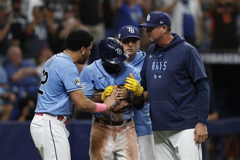 Lowe’s 4 RBIs lead Rays over Yankees 7-4 as 5 batters hit and New York drops 6 games under .500