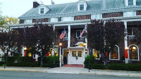 Lowell inn. 10 Tips and reviews. Filter: cream of mushroom soup. chocolate fondue. pecan pie. brunch food. Inn. (1 more) Log in to leave a tip here. 