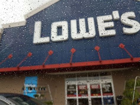 Lowes jackson ms. Nov 5, 2018 ... Lowe's announced Monday that it is closing 51 underperforming stores. The retailer has been criticized for lagging behind rival Home Depot. 