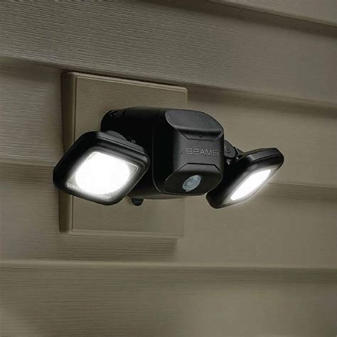 Shop Lutron Maestro Single-pole 2-Amp Occupancy Motion Sensor Light Switch, Black in the Light Sensors department at Lowe's.com. Let Lutron's Maestro Occupancy/Vacancy Motion Sensor Switch turn the lights on and off for you. This sensor is a simple way to save energy and add light