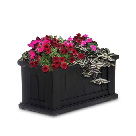 Reinvent your garden with the Oldcastle Planter Wall Block. This functional wall block allows you to easily create a raised garden bed, border or even outdoor furniture. Simply stack and link the blocks with 2 x 6 wooden boards. In just 30 minutes you can have your garden built - just add soil or mulch and you are ready to start planting.. 