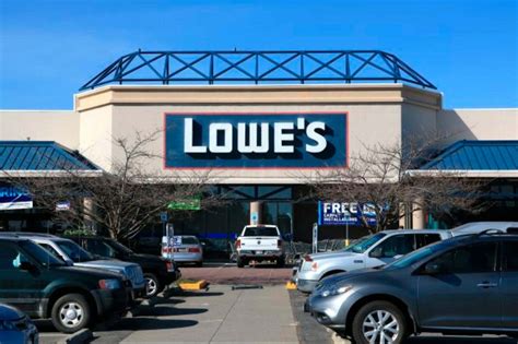 Lowes viral tiktok. A Lowe's employee resigned in February after a viral TikTok showed him being crushed by an object. Lowe's said the actions in the video "are contrary to the training" it provides. 