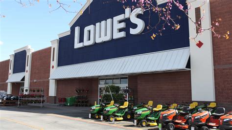 Lowe's occupies a location at 2745 West Maple Road, in the south-east part of Commerce Township ( a few minutes walk from Life Time Fitness ). The appliance store is located …