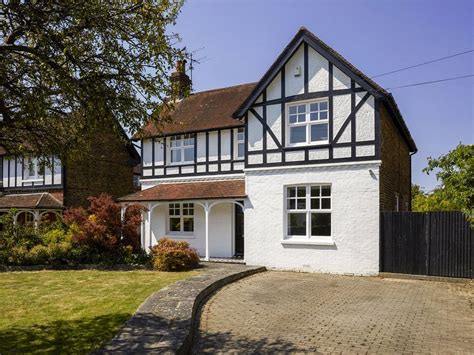 Lowlands Road, Burgess Hill, West Sussex 3 bed detached …