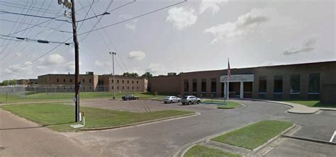 The Lowndes County Jail, located in Haynesville, Alabama, operates 24 hours a day and 7 days a week. The jail houses adult inmates who are being held for .... 