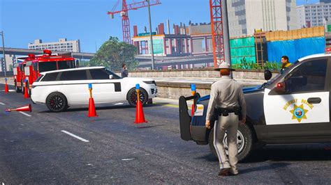 Patrolling the streets of Los Santos with the LSPDFR mod for GTA 5LSPDFR Playlist - https://www.youtube.com/playlist?list=PLvCeCfJwklvX1UxMK9ETF05RlbliGRMjAT.... 