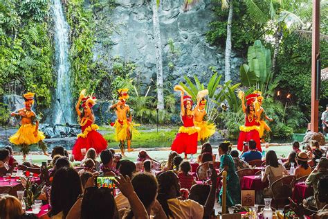 Luau honolulu hawaii. Sep 25, 2023 · Hawaiian Luau Package: $125/adult ($90/child). This is the standard package that includes a shell lei greeting, a $12/adult ($8/child) “Cove Card” ($$ to be spent at the cash bar or gift shop) and “wing” seating (off to the side). Orchid Luau Package: $150/adult ($110/child). 