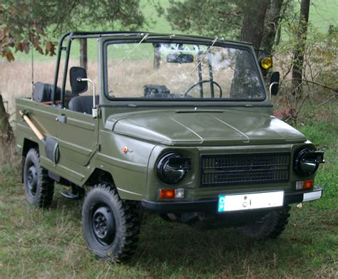LuAZ began developing a replacement for the 969A in 1974, the 969M, 