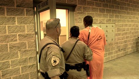 Mugshots.com publicizes mug shots of inmates detained at the Gwin