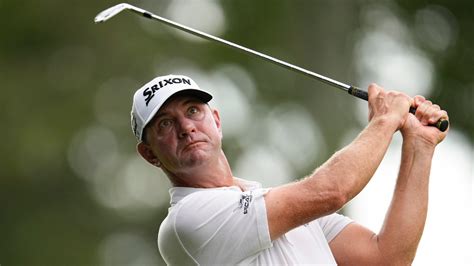 Lucas Glover posts another low round and leads FedEx Cup opener by 1 stroke