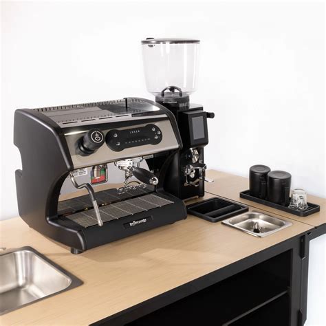 Lucca a53 canada.  Lucca con&ccedil;oit une plateforme RH globale, au service des salari&eacute;s.  ...