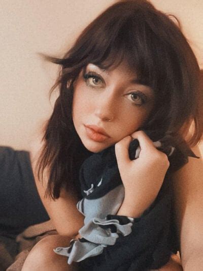 Lucyflowersa Onlyfans Leak