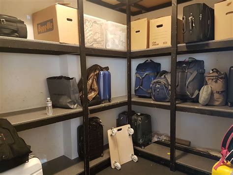 Luggage Storage Options Near Dallas-Fort Worth International Airport. Whether you are a local or a tourist, traveling light is a must. This is why Bounce has teamed up with multiple local businesses around the Dallas-Fort Worth Metroplex to provide you with short-term luggage storage. Simply open the Bounce app and search for a …. 