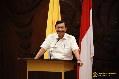 Luhut Bicara Penanganan Pandemi dan Pembentukan Karakter di UI