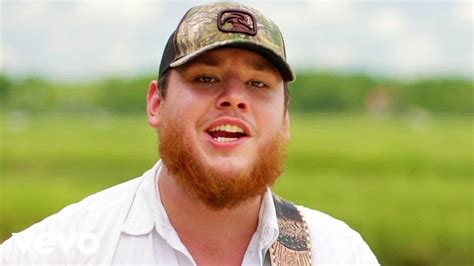 Listen to “Doin’ This” from Luke Combs’ album, Growin’ Up, out now: https://LC.lnk.to/growinupAY Chorus: I’d have a Friday night crowd in the palm of my h.... 