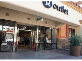 Lululemon outlet store california. Lululemon Athletica (outlet/factory store) located in Cabazon, California on address: 48400 Seminole Dr, Cabazon, CA 92230-2125 (location Desert Hills Premium Outlets) - phone, directions & gps, opening hours. 