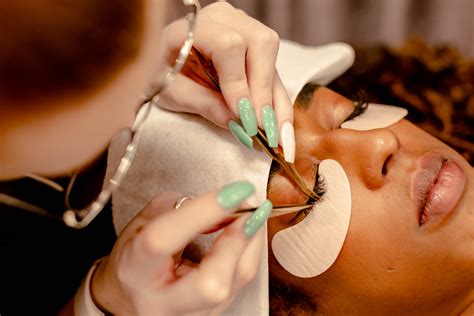Lash Artist Position: Lumi Lash Lounge is a growing salon located in Lancaster, PA. We are looking to expand our team of talented lash artists. Lumi's environment is welcoming, positive, friendly and supportive and we are hoping to find the perfect match. This position does not require you to have prior experience in lash extensions.. 