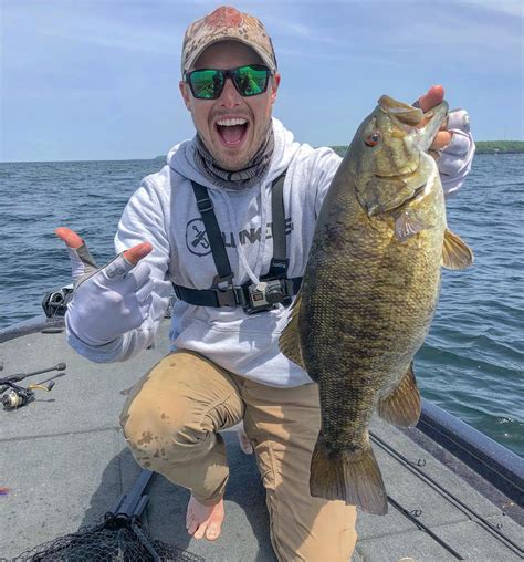 Lunkerstv. Rob started the LunkersTV YouTube Channel in 2015 to re-imagine bass fishing content for a new generation. He has since uploaded 1200+ videos culminating in 350 million views over the course of his storied seven-year LunkersTV career. Today he is universally regarded as one of the top fishing, hunting, & firearms creators in the world. 