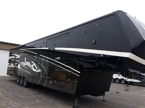 Luxe 46fb. The New 46FB Toy Hauler is just one of our Full Time Toy Hauler Floorplans. It offers not only a larger living area and 11'8" FlexSpace Garage but is our only… 