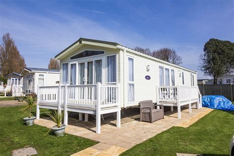 Luxury 6 Berth Caravan Hire on Hopton Holiday Village