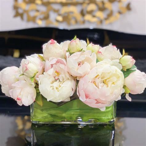 Luxury Artificial Flowers on Instagram: "Happy Saturday pretty …