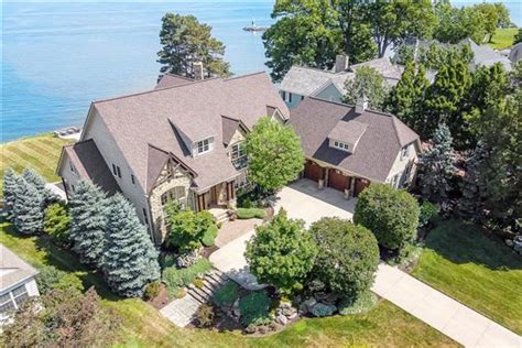 Luxury Homes Lake Erie